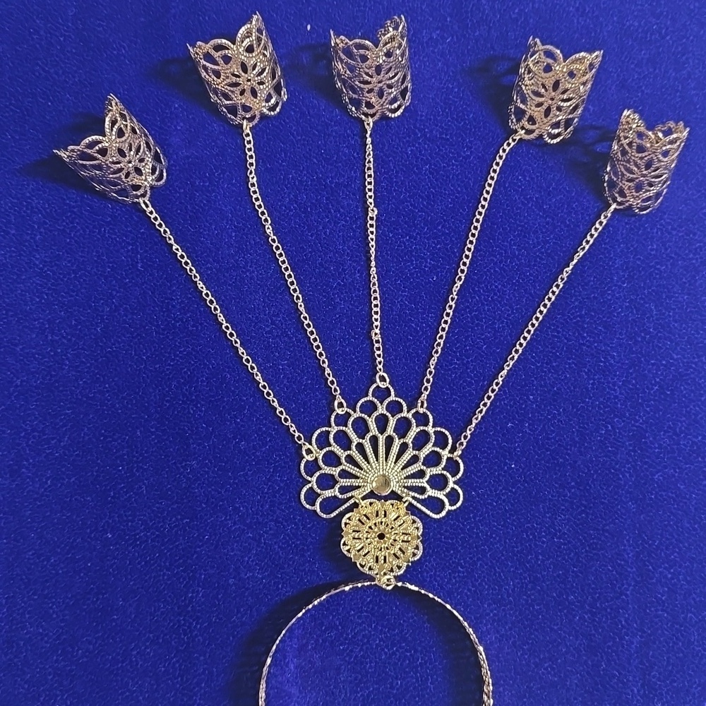 Gold Hollow Floral Finger Ring Mitten Bracelet - Picture 12 of 13